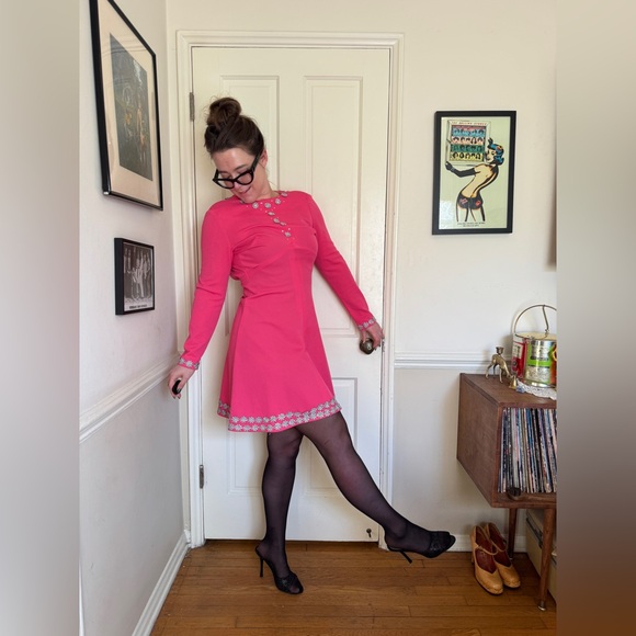 60s Vintage Bubble Gum Pink Long Sleeved A line Mini Sz Sm - Picture 2 of 7